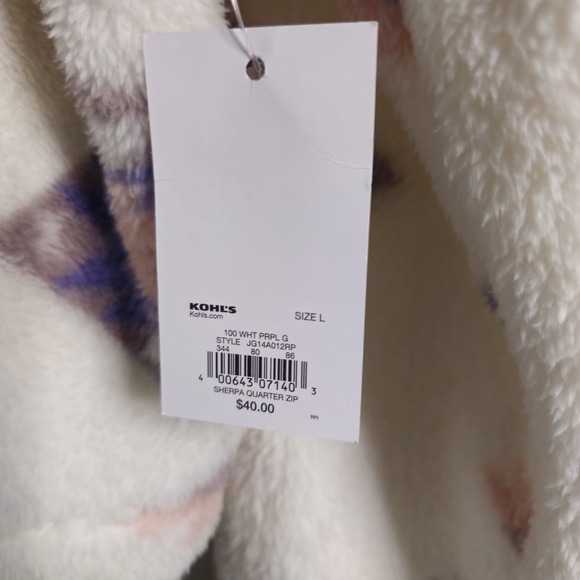 Cozy Plush Zip-Up Sweater with Geometric Print - Picture 4 of 5